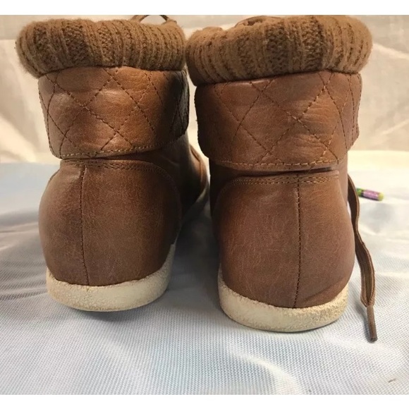 Womenās Arizona size 10 Booties - Picture 4 of 7